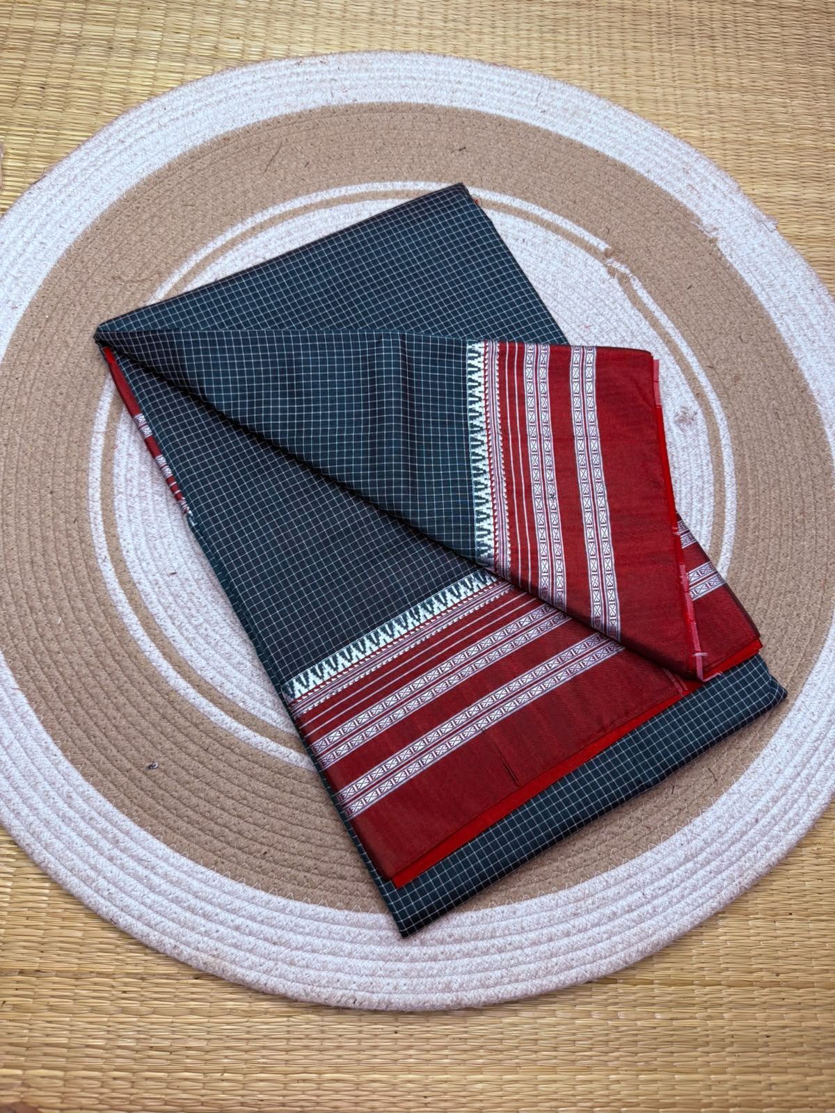Charcoal & Ruby Weave